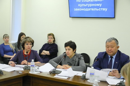 Рекомендованы к принятию проекты законов об обеспечении детей-сирот жильем и профилактике наркомании
